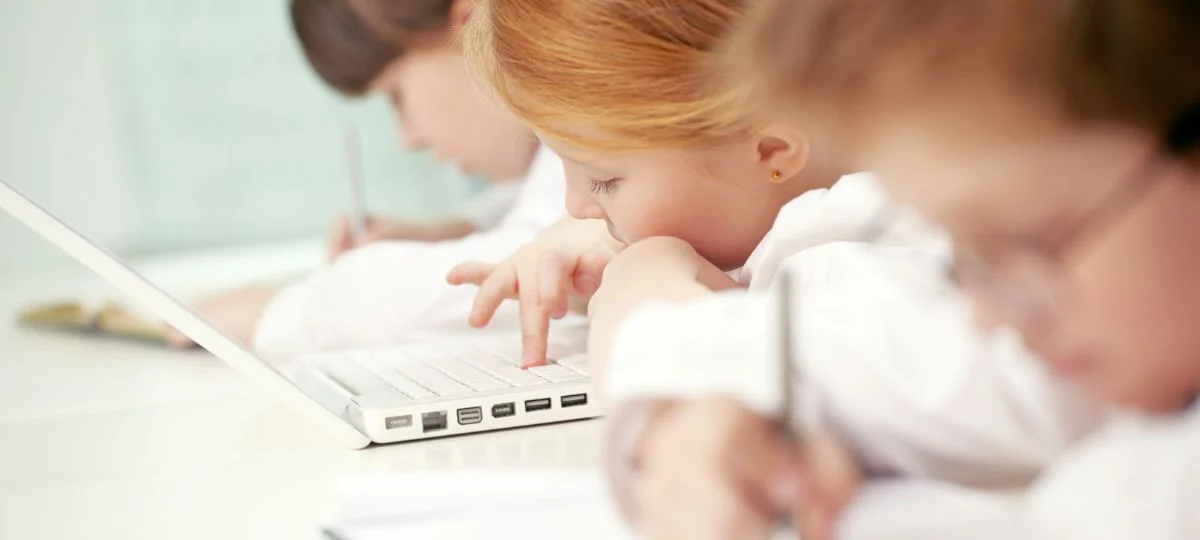 Children At School Pnlsytv.webp